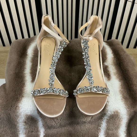 New Jewel BADGLEY MISCHKA Wedge Sandals Sz 7.5